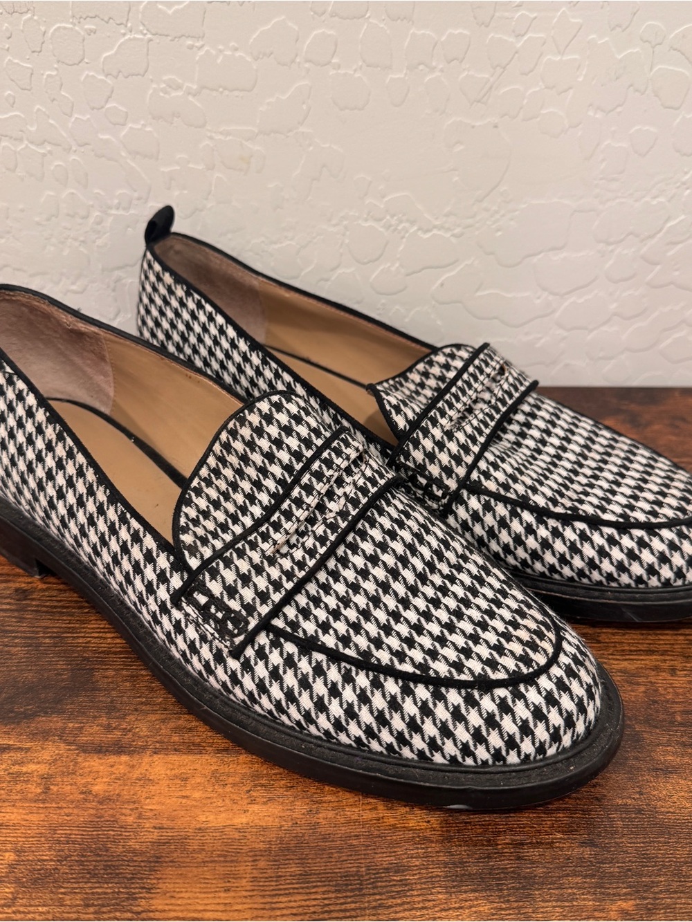 Ann Taylor Black White Houndstooth Slip-On Loafers Womens 9.5 Academia Preppy